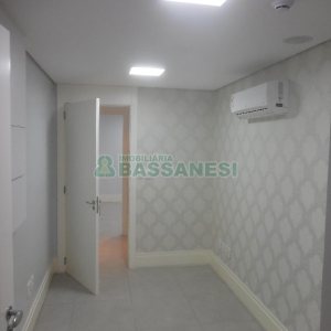 Sala com 78m², no bairro Centro em Caxias do Sul para Comprar