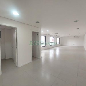 Sala com 80m², no bairro Centro em Caxias do Sul para Alugar