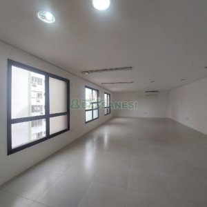 Sala com 80m², no bairro Centro em Caxias do Sul para Alugar