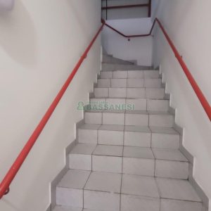 Sala com 300m², no bairro Centro em Caxias do Sul para Alugar