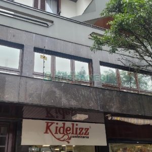 Sala com 300m², no bairro Centro em Caxias do Sul para Alugar