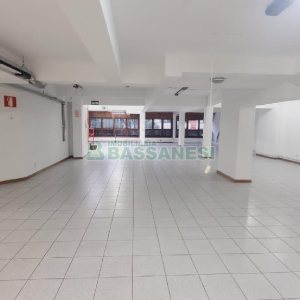 Sala com 300m², no bairro Centro em Caxias do Sul para Alugar