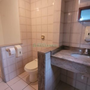 Sala com 300m², no bairro Centro em Caxias do Sul para Alugar