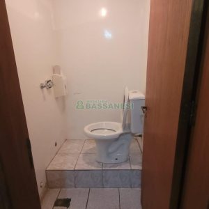 Sala com 300m², no bairro Centro em Caxias do Sul para Alugar