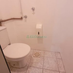 Sala com 300m², no bairro Centro em Caxias do Sul para Alugar