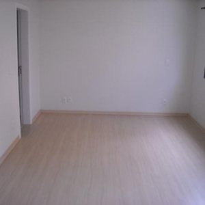 Kitinete com 51m², 1 dormitório, no bairro Centro em Caxias do Sul para Comprar