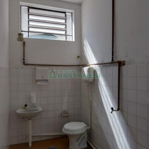 Loja com 150m², no bairro Medianeira em Caxias do Sul para Alugar