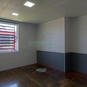 Loja com 150m², no bairro Medianeira em Caxias do Sul para Alugar