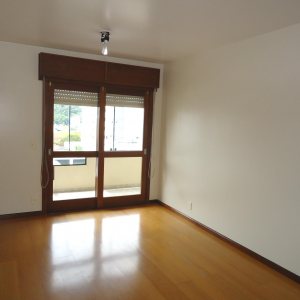 Apartamento com 79m², 2 dormitórios, 1 vaga, no bairro Centro em Caxias do Sul para Alugar