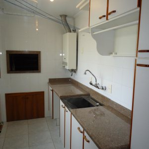 Apartamento com 79m², 2 dormitórios, 1 vaga, no bairro Centro em Caxias do Sul para Alugar