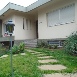 Casa Comercial com 280m², 3 dormitórios, no bairro Centro em Caxias do Sul para Alugar