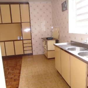 Casa Comercial com 280m², 3 dormitórios, no bairro Centro em Caxias do Sul para Alugar