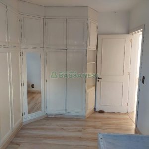 Apto Mobiliado com 171m², 3 dormitórios, 2 vagas, no bairro Centro em Caxias do Sul para Comprar