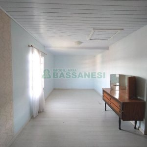 Casa com 225m², 3 dormitórios, 2 vagas, no bairro Universitário em Caxias do Sul para Comprar