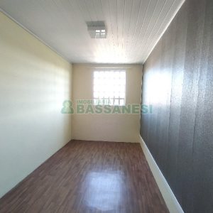 Casa com 225m², 3 dormitórios, 2 vagas, no bairro Universitário em Caxias do Sul para Comprar