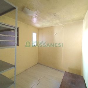 Casa com 225m², 3 dormitórios, 2 vagas, no bairro Universitário em Caxias do Sul para Comprar