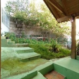 Casa com 225m², 3 dormitórios, 2 vagas, no bairro Universitário em Caxias do Sul para Comprar