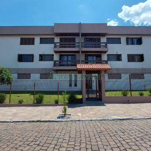 Apartamento com 90m², 3 dormitórios, 2 vagas, no bairro Santa Catarina em Caxias do Sul para Alugar