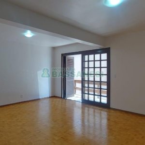 Apartamento com 90m², 3 dormitórios, 2 vagas, no bairro Santa Catarina em Caxias do Sul para Alugar