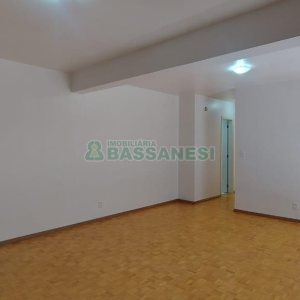 Apartamento com 90m², 3 dormitórios, 2 vagas, no bairro Santa Catarina em Caxias do Sul para Alugar