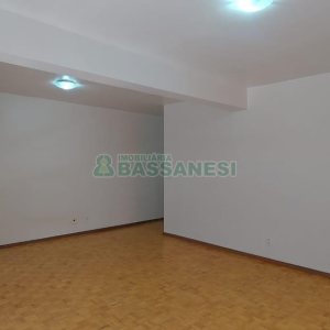 Apartamento com 90m², 3 dormitórios, 2 vagas, no bairro Santa Catarina em Caxias do Sul para Alugar