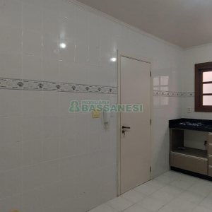 Apartamento com 106m², 3 dormitórios, 2 vagas, no bairro Santa Catarina em Caxias do Sul para Alugar