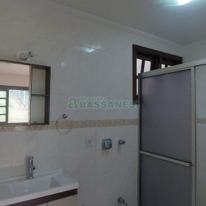 Apartamento com 106m², 3 dormitórios, 2 vagas, no bairro Santa Catarina em Caxias do Sul para Alugar