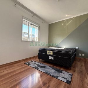 Apto Mobiliado com 76m², 2 dormitórios, 1 vaga, no bairro Jardelino Ramos em Caxias do Sul para Alugar