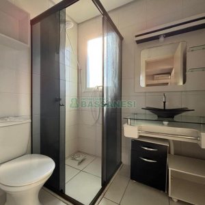 Apto Mobiliado com 76m², 2 dormitórios, 1 vaga, no bairro Jardelino Ramos em Caxias do Sul para Alugar