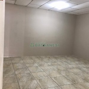 Loja com 117m², no bairro Panazzolo em Caxias do Sul para Comprar