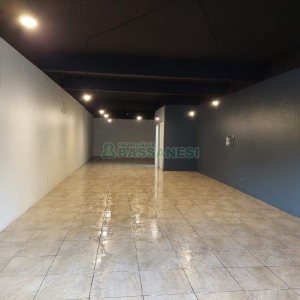 Loja com 117m², no bairro Panazzolo em Caxias do Sul para Comprar