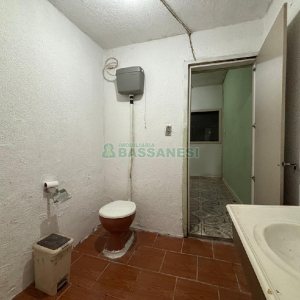 Pavilhão com 122m², no bairro Sagrada Família em Caxias do Sul para Alugar