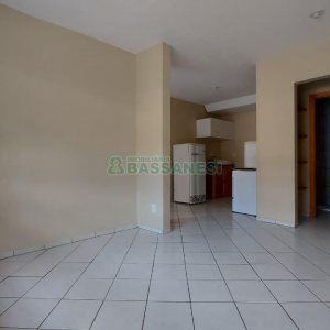 Apartamento com 30m², 1 dormitório, 1 vaga, no bairro Petrópolis em Caxias do Sul para Alugar