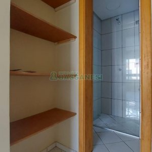 Apartamento com 30m², 1 dormitório, 1 vaga, no bairro Petrópolis em Caxias do Sul para Alugar