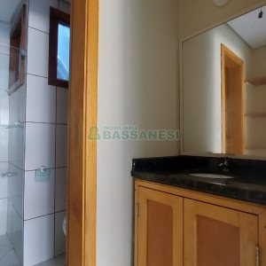 Apartamento com 30m², 1 dormitório, 1 vaga, no bairro Petrópolis em Caxias do Sul para Alugar