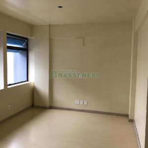 Sala com 49m², 1 vaga, no bairro Centro em Caxias do Sul para Comprar