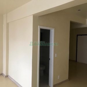Sala com 49m², 1 vaga, no bairro Centro em Caxias do Sul para Comprar