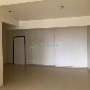 Sala com 49m², 1 vaga, no bairro Centro em Caxias do Sul para Comprar