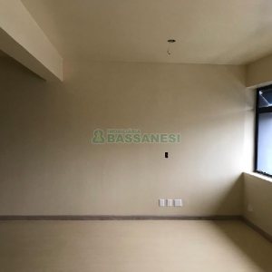 Sala com 49m², 1 vaga, no bairro Centro em Caxias do Sul para Comprar