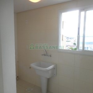 Apartamento com 58m², 1 dormitório, 1 vaga, no bairro Sagrada Família em Caxias do Sul para Alugar