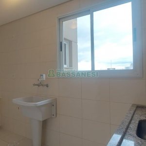 Apartamento com 58m², 1 dormitório, 1 vaga, no bairro Sagrada Família em Caxias do Sul para Alugar