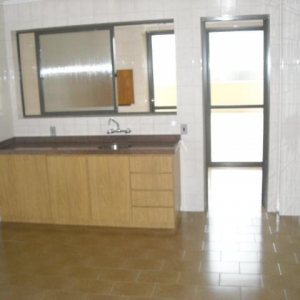 Apartamento com 170m², 3 dormitórios, 1 vaga, no bairro Lourdes em Caxias do Sul para Alugar