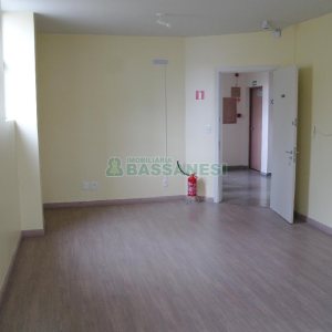 Sala com 45m², no bairro Centro em Caxias do Sul para Alugar