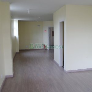 Sala com 45m², no bairro Centro em Caxias do Sul para Alugar