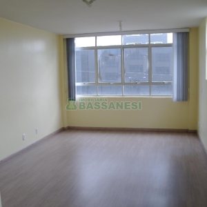 Sala com 45m², no bairro Centro em Caxias do Sul para Alugar