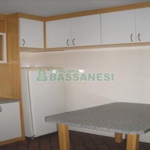Apto Mobiliado com 148m², 2 dormitórios, 2 vagas, no bairro Centro em Caxias do Sul para Comprar