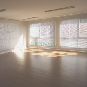 Sala com 39m², 1 vaga, no bairro Centro em Caxias do Sul para Comprar