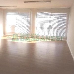 Sala com 39m², 1 vaga, no bairro Centro em Caxias do Sul para Comprar