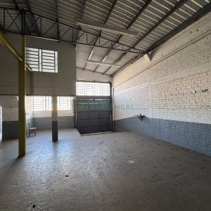 Pavilhão com 400m², no bairro Cristo Redentor em Caxias do Sul para Alugar