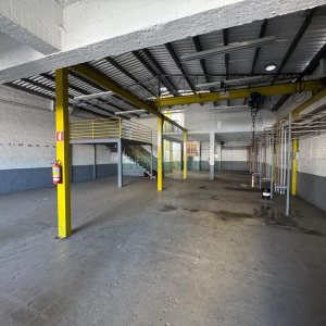 Pavilhão com 400m², no bairro Cristo Redentor em Caxias do Sul para Alugar